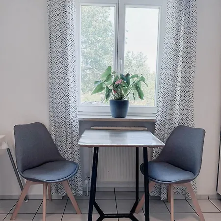 Zentrale Mit Balkon Appartement *